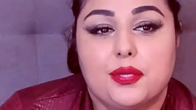 SelenaNoctis Adlı Modelin Canlı XXX Sohbeti
