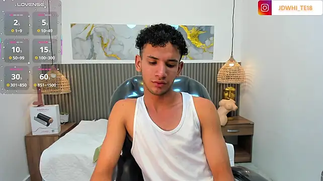 JDWhite18 XXX чат на живо