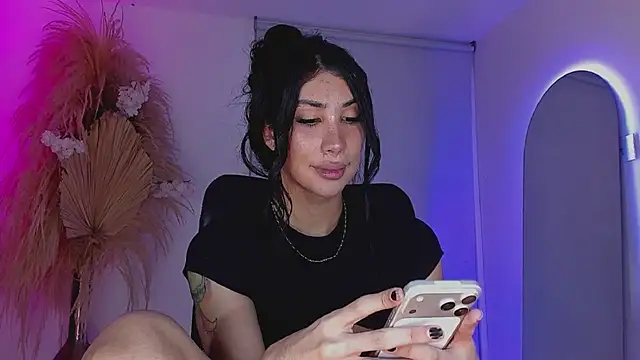 GarciaMilu's Live XXX Chat