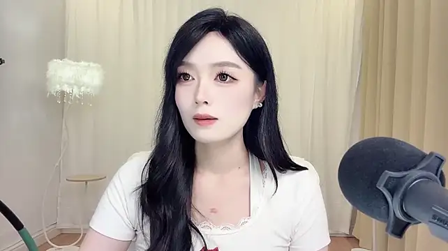 LiLy0608's Live XXX Chat