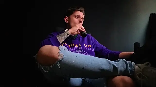 FelixStarkk 라이브 XXX 채팅