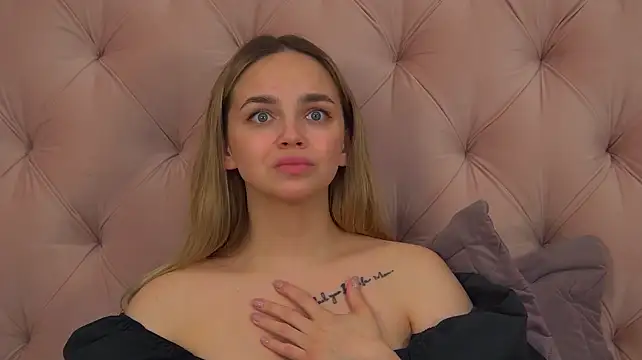 AnitaVenture's Live XXX Chat