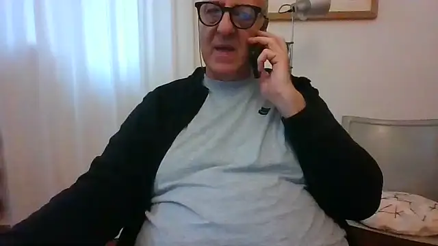 ANONIMO7735's Live XXX Chat