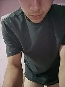 Carlitos7381 élő XXX-chatje