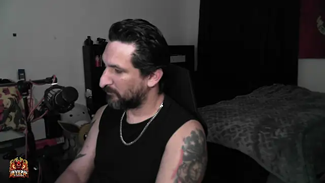 צ'אט XXX בשידור חי של DevilPup75_