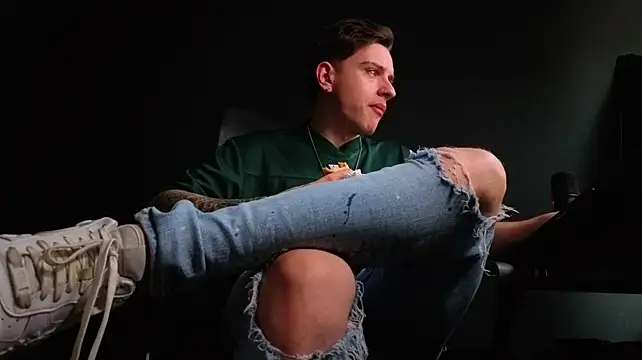 FelixStarkk Adlı Modelin Canlı XXX Sohbeti