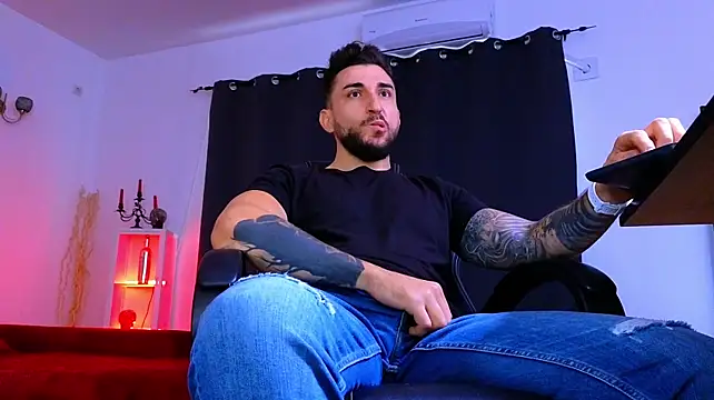 MightyAaron66 – Live XXX-chat
