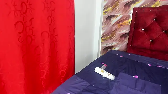 BellaaBlaze's Live XXX Chat