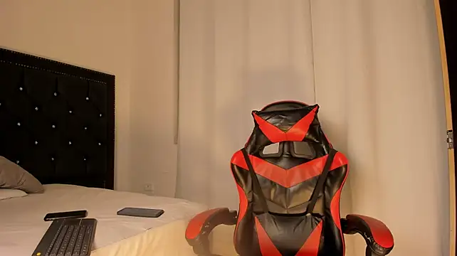 Chat +18 de MaxLeons ao vivo