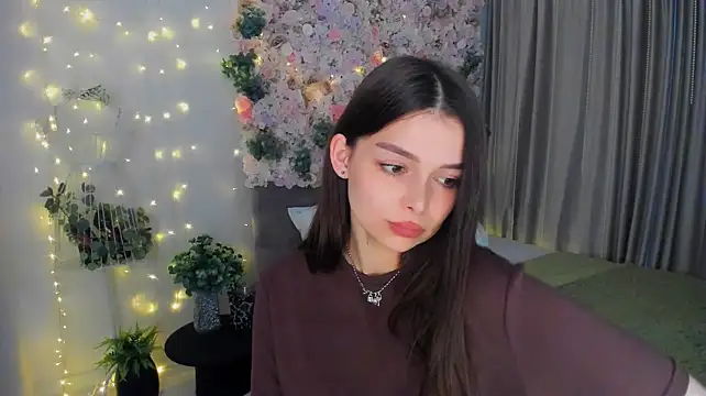 ContinentOfTranquility's Live XXX Chat