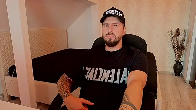 LoganStroud's Live XXX Chat
