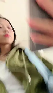WetVirginPussy's Live XXX Chat