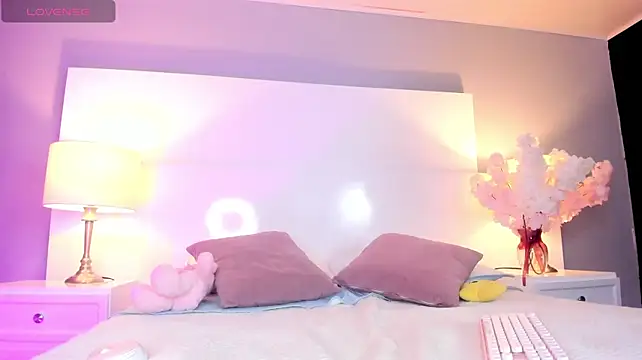 XXX chat uživo modela Elisasue