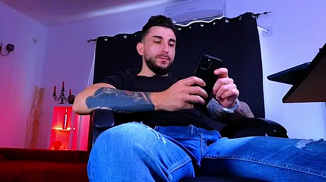 צ'אט XXX בשידור חי של MightyAaron66