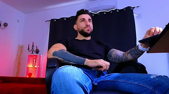 MightyAaron66 Live XXX Chat