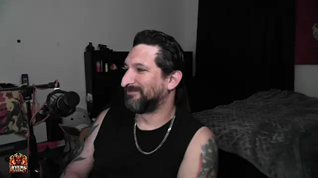 XXX chat uživo modela DevilPup75_