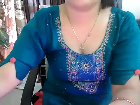 _chitranshi: онлайн-секс-чат