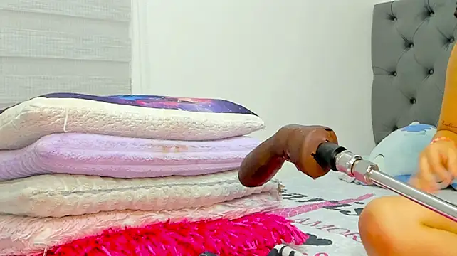 Elizabeth_18_'s Live XXX Chat