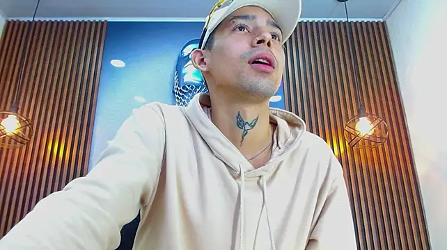 DarkHuntter Live XXX Chat