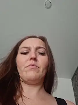 MilaMature's Live XXX Chat
