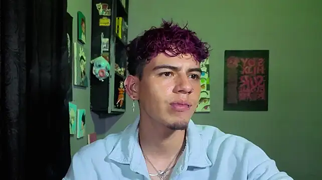 Chat +18 de MikeyKuro ao vivo
