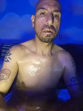 Pokazy przed kamerką – nakedtony81