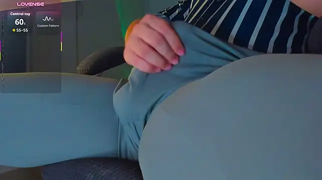 BulgeArt live XXX chat