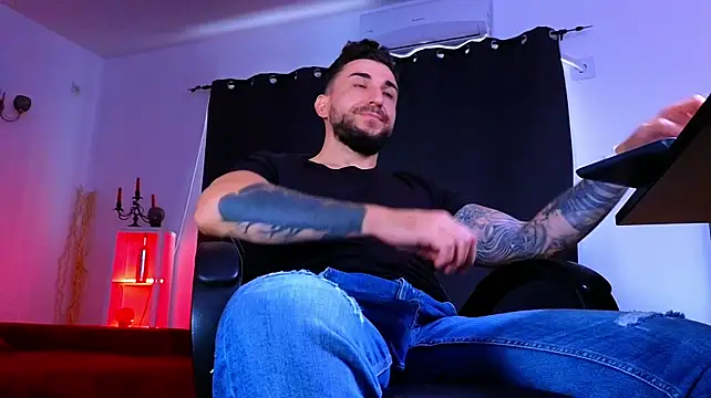 צ'אט XXX בשידור חי של MightyAaron66