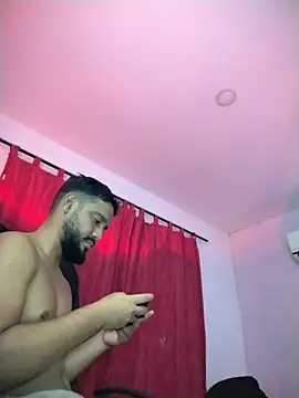 BadboyX333 élő XXX-chatje