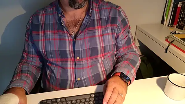BearOfficer webkamerás műsora