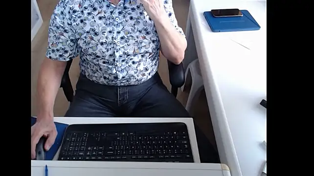 dutchpornking's Live XXX Chat