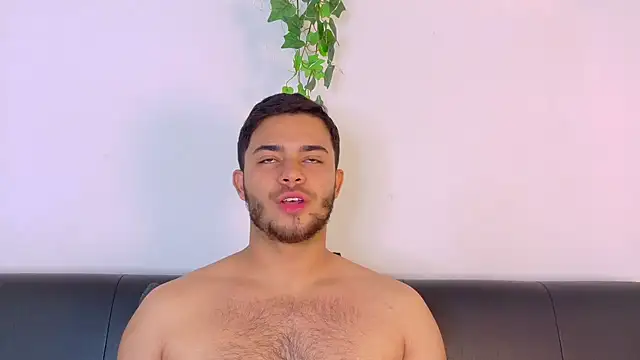 TylerWest_ – Naživo XXX chat