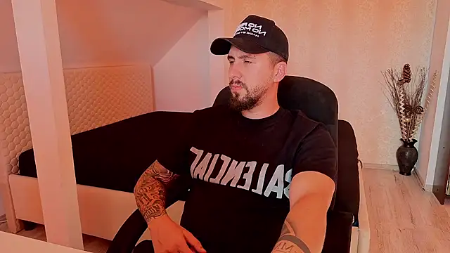 Chatroom XXX en direct de LoganStroud