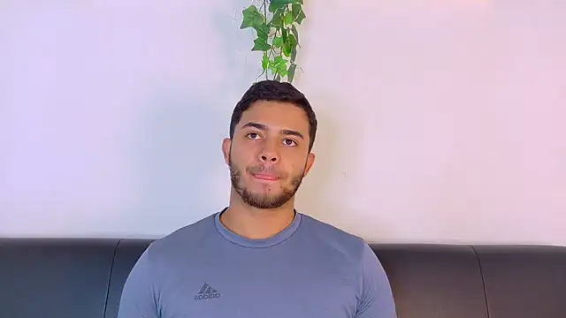 Онлайн чат XXX TylerWest_