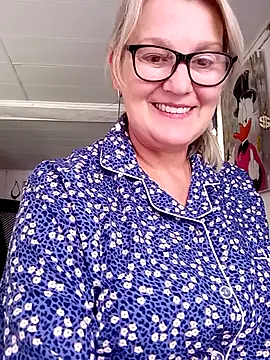 irinamaux Adlı Modelin Canlı XXX Sohbeti