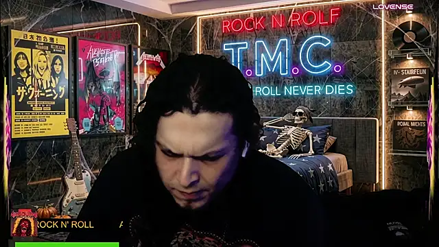 Czat XXX na żywo – chino_roz