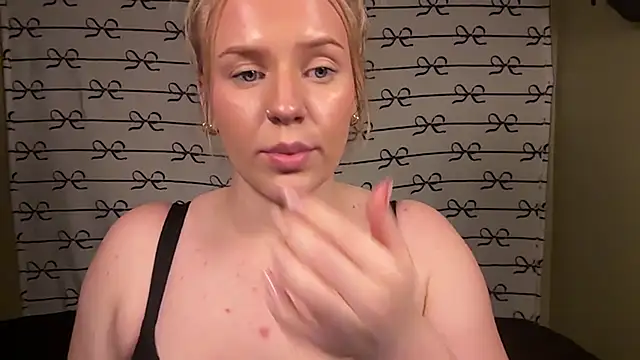 Chat XXX en directo de Ms_CherrySnow