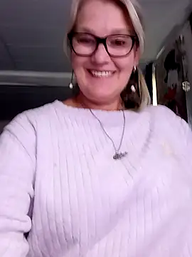 Chat +18 de irinamaux ao vivo