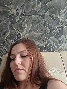 MilaMature's Live XXX Chat