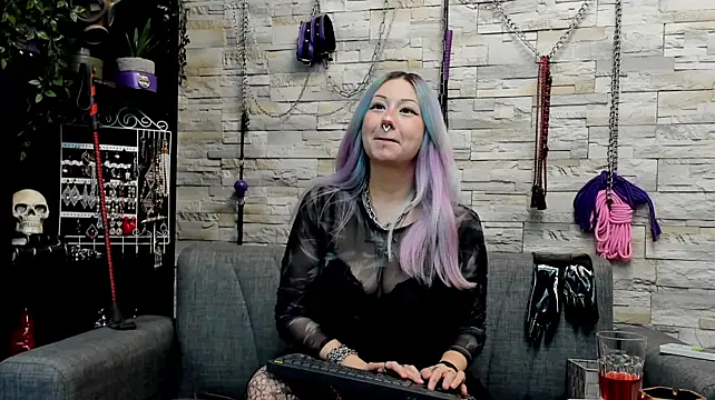 Živý XXX chat Miss_Kaz
