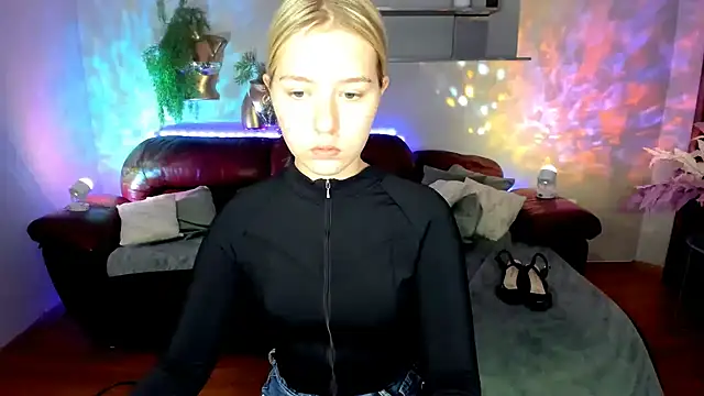 RosaTinyのライブXXXチャット