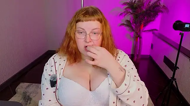 צ'אט XXX בשידור חי של omgsosexxxy