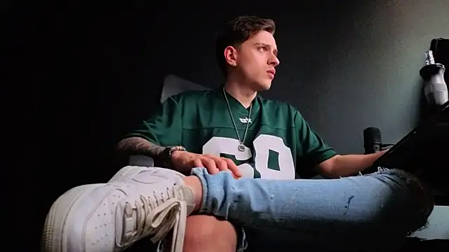 Czat XXX na żywo – FelixStarkk