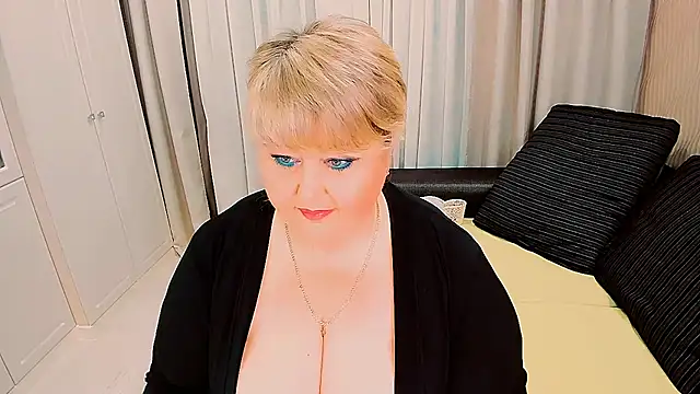 BIGTITSBBW's Live XXX Chat