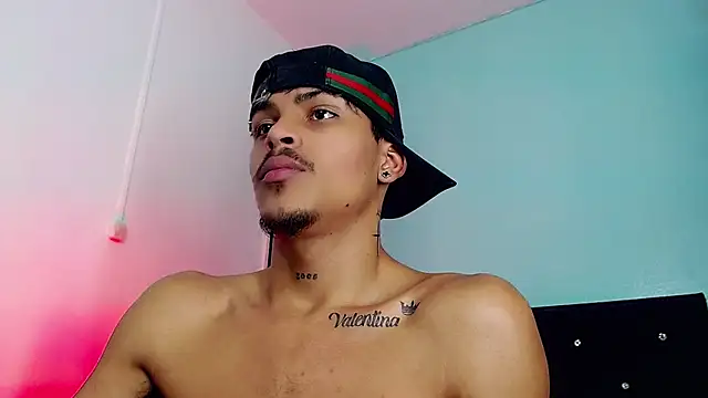 XXX chat uživo modela Angel_foxc13