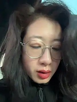 weiwei103 Chat XXX in diretta