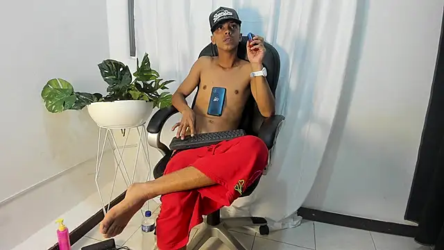 ExoticX26 élő XXX-chatje