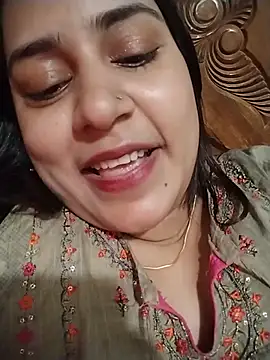 Fathema100 লাইভ XXX চ্যাট