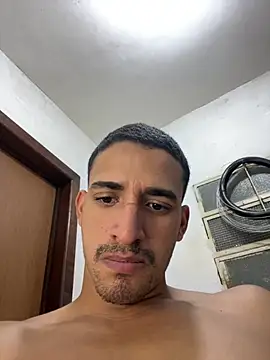 ikaro21: онлайн-секс-чат