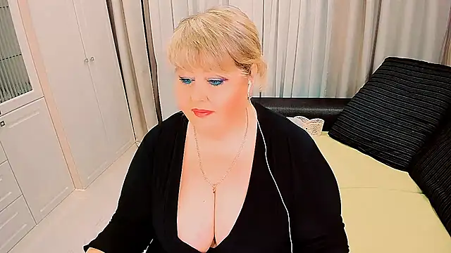 BIGTITSBBW's Live XXX Chat